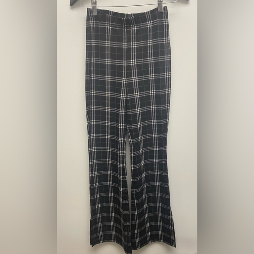 ✨ 4 for $30 ✨ Divided Black & White Plaid Bell Bottom Pants Size XSmall